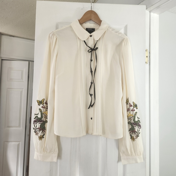 Thorn & Fable Frog Mushroom Blouse Women’s L Long Sleeve Fairy Boho Cottagecore - Picture 14 of 14